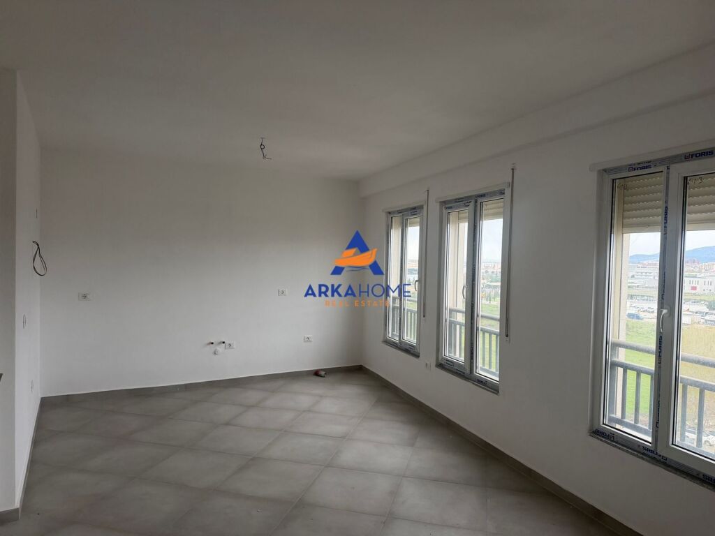 JEPET ME QERA APARTAMENT 2+1+BALLKON "VILA L ASTIR" 370 EURO