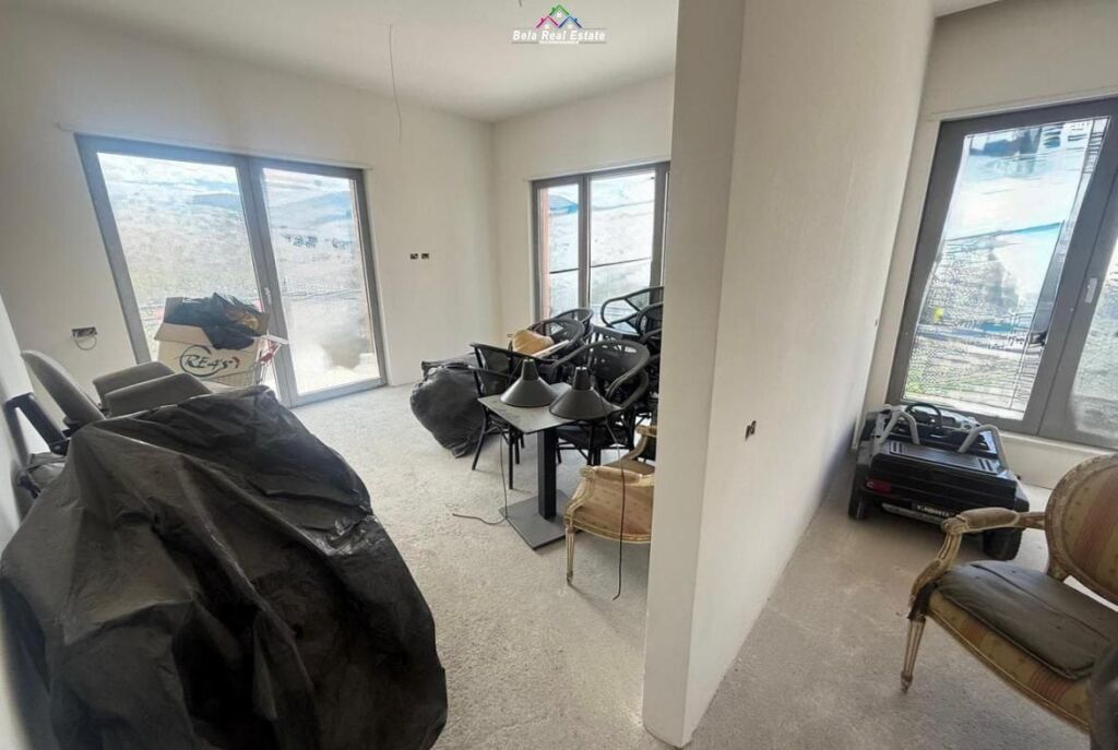 Zyre Me qera 3+1 Tek Kompleksi Delijorgji (ID BZ2904) Tirane