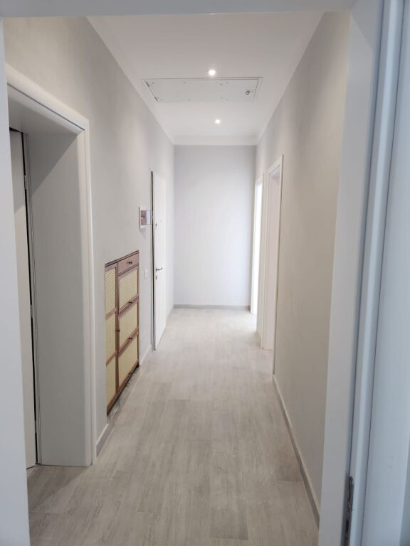 Shitet apartament 3+1.