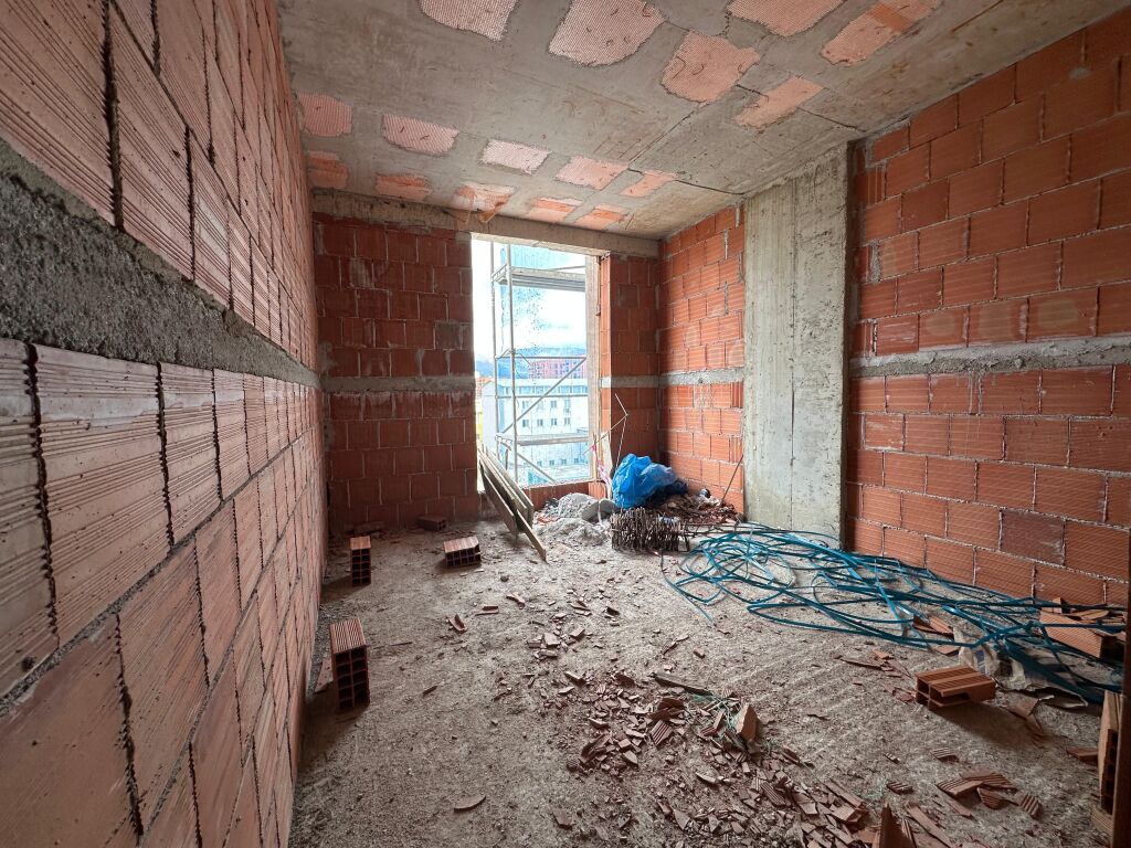 Vendiamo appartamento 2+1 occasione, Via Siri Kodra