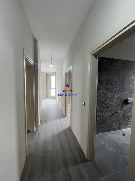 VENDESI APPARTAMENTO 3+1+2+BALCONE "ALLA COMUNE DI PARIGI" 474000 EURO
