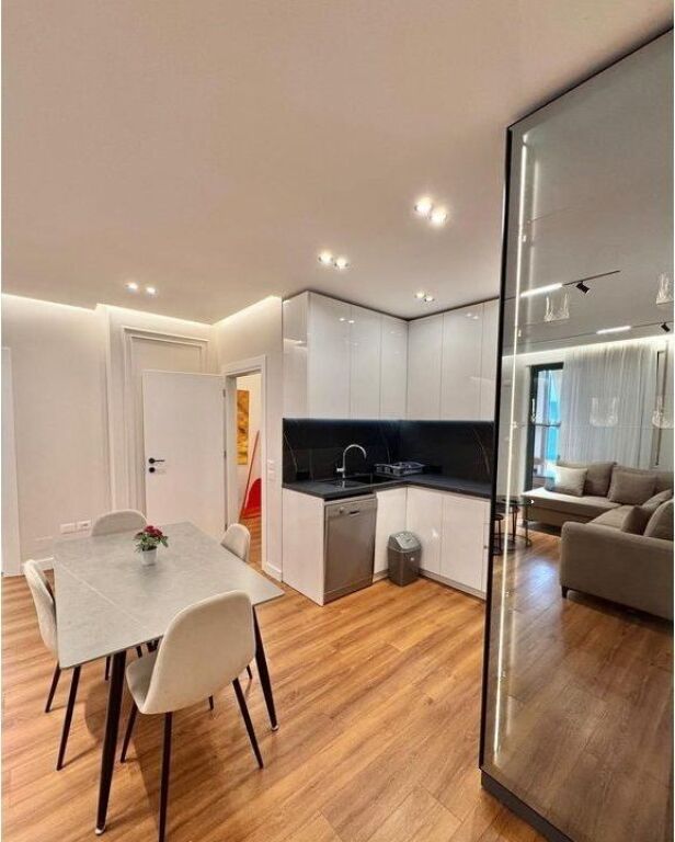 APARTMENT 2+1 NEAR THE NEW MARKET!