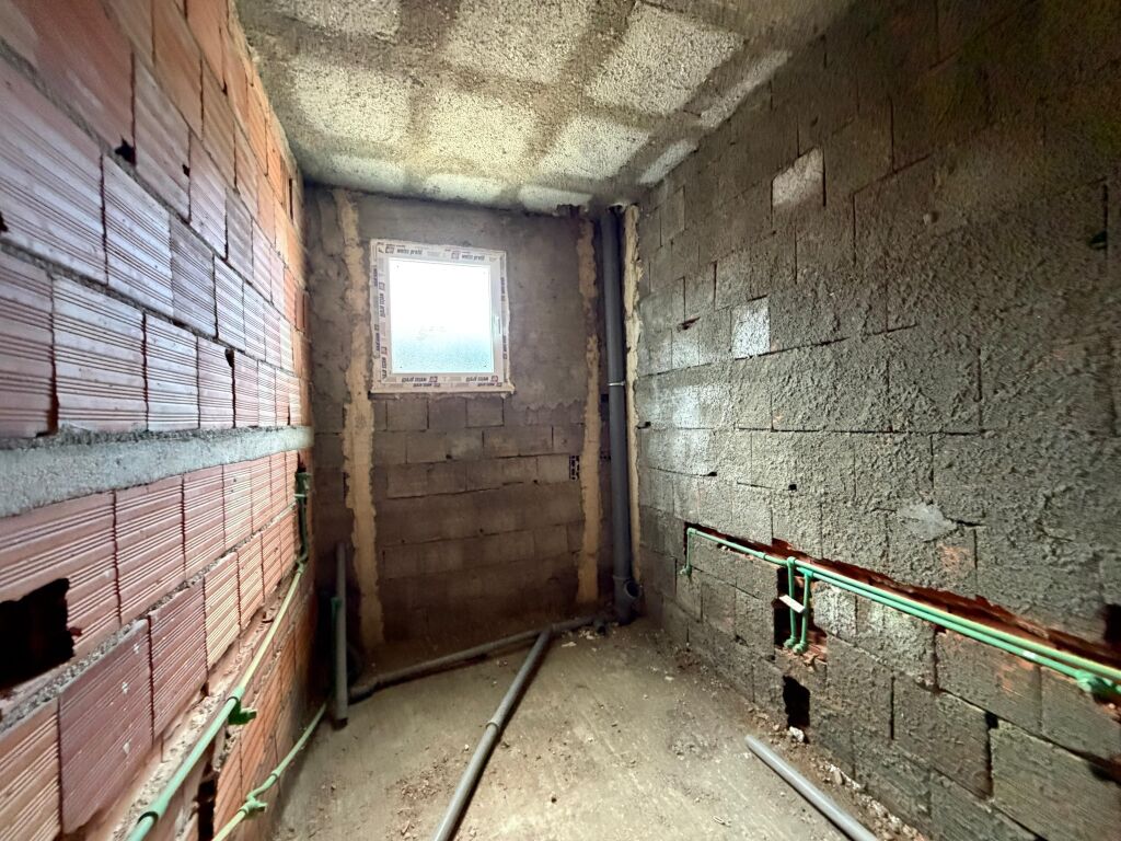 Shitet Apartamenti 1+1 ne Golem