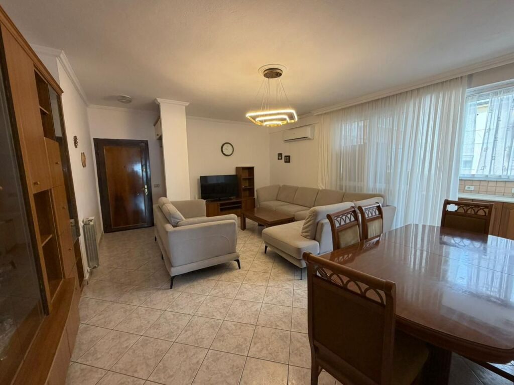 🏡Jepet me qira apartament  3+1+2 📍Rruga Siri Kodra💶 Çmimi: 750€/muaj
