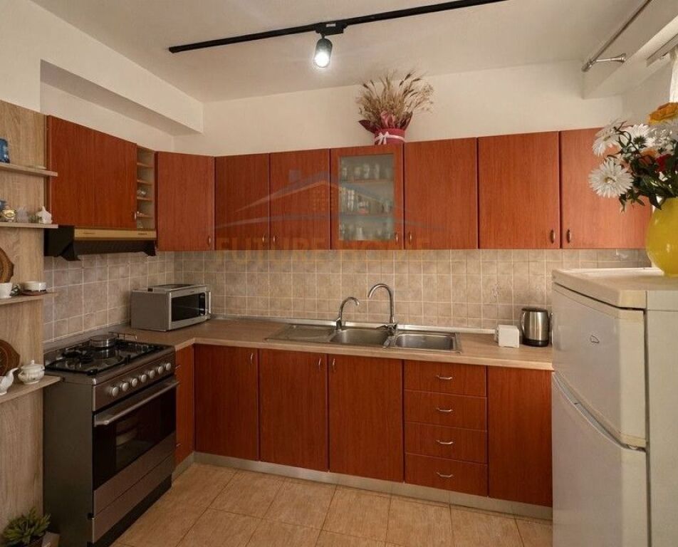 Qera, Apartament 2+1, Laprake