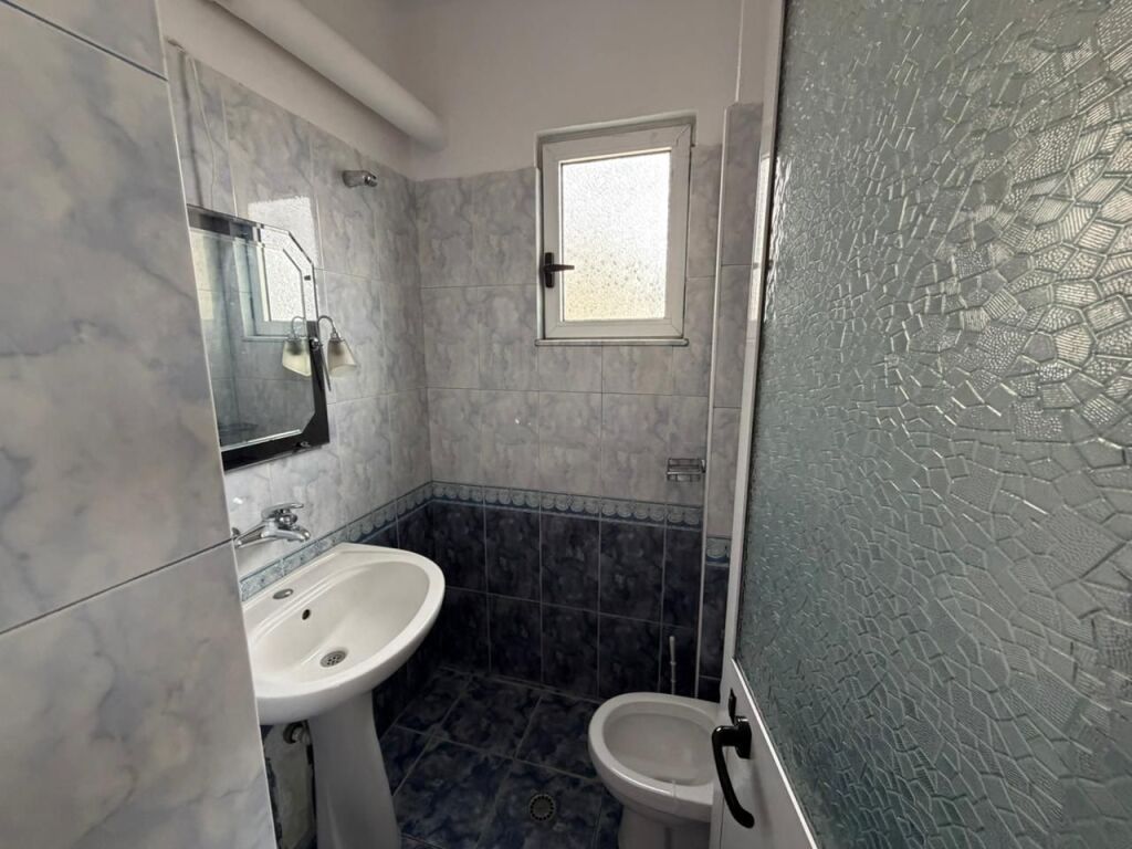 🏡Jepet me qira apartament  3+1+2 📍Rruga Siri Kodra💶 Çmimi: 750€/muaj