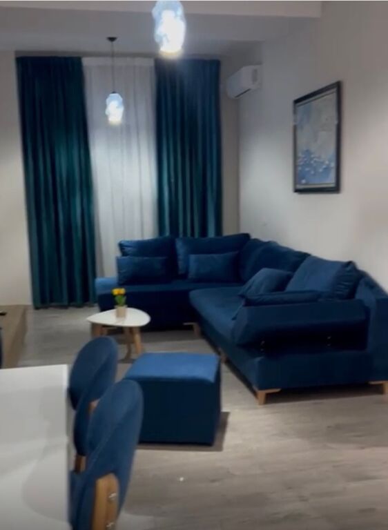Apartament 1+1 per qira te Xhamlliku