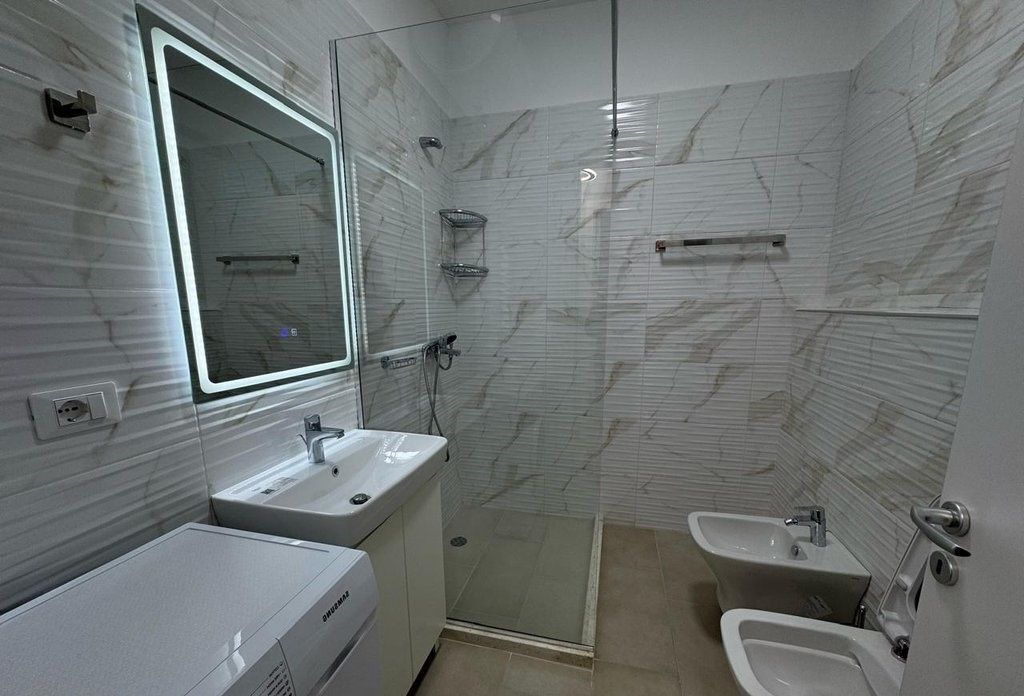 Super Appartamento 2+1+2, vicino alla Stazione dei Treni, all'inizio del Nuovo Boulevard!