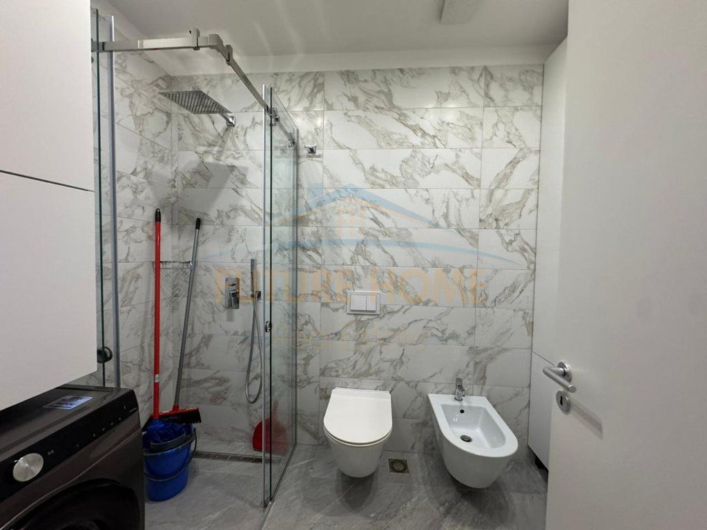 Qira, Apartament 2+1+2+Post Parkimi, Bllok, Tiranë