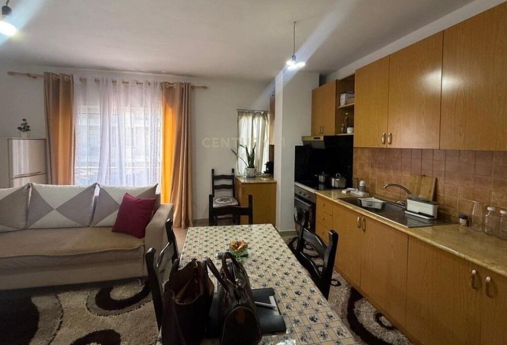 APARTAMENT 1+1 NË SHITJE – FRESK