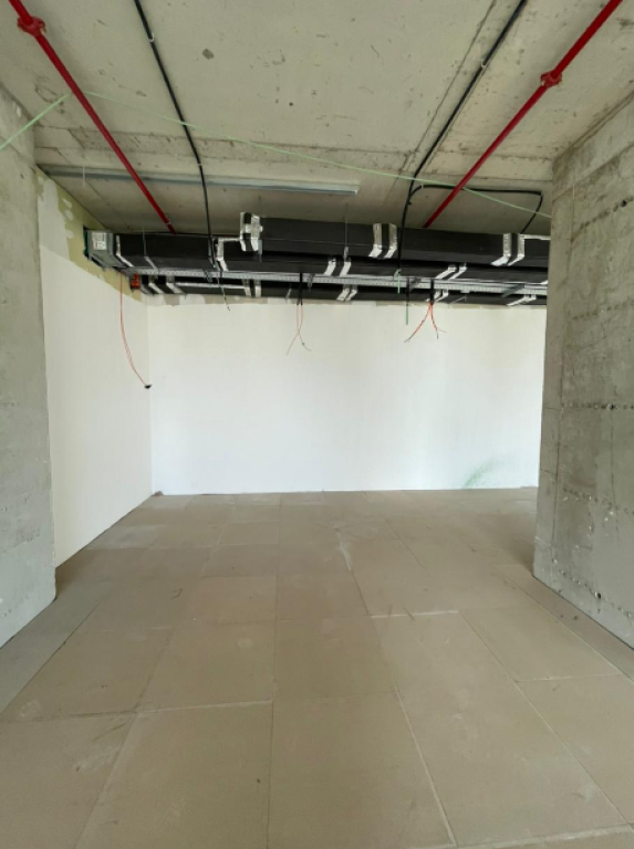 🏢 Zyrë me Qira – DownTown One