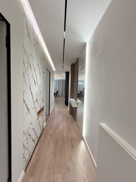 APARTAMENT LUKSOZ ME QERA TEK KOPSHTI ZOOLOGJIK