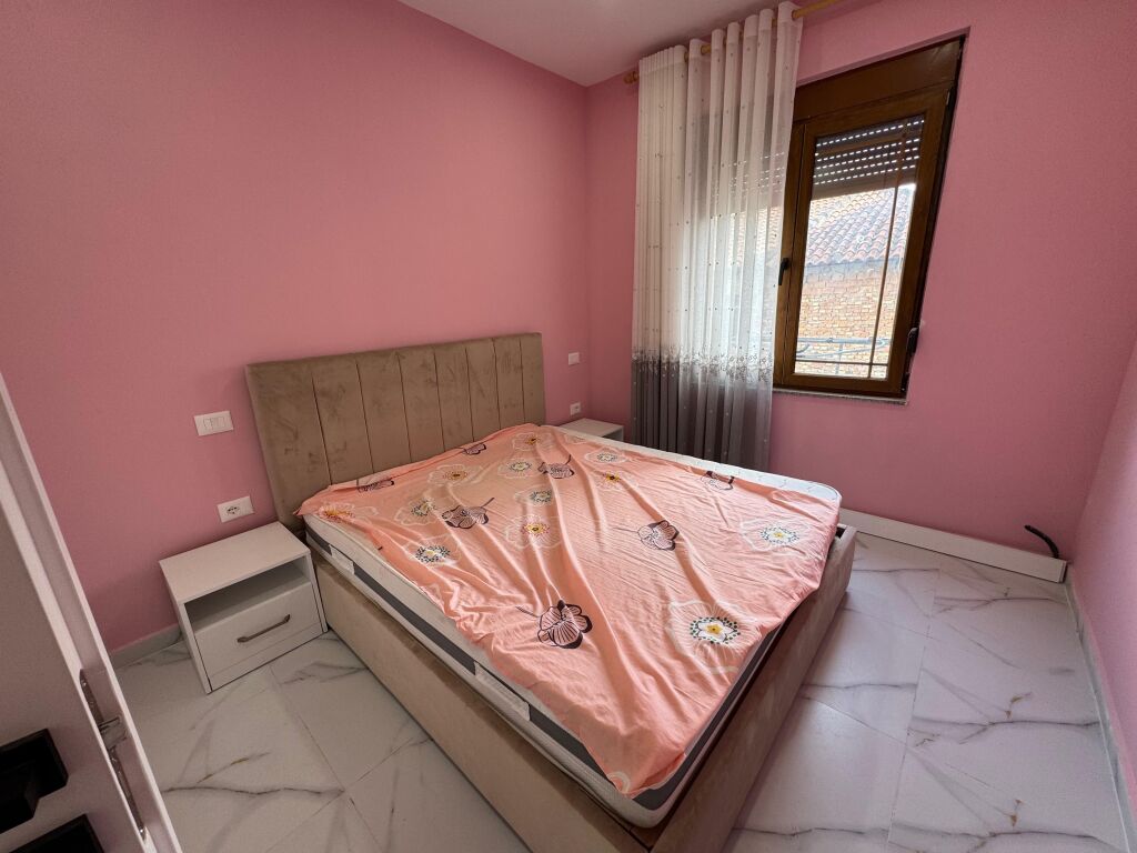 Shitet Apartament 1+1 pallat ekzistues 1+1 qender durres