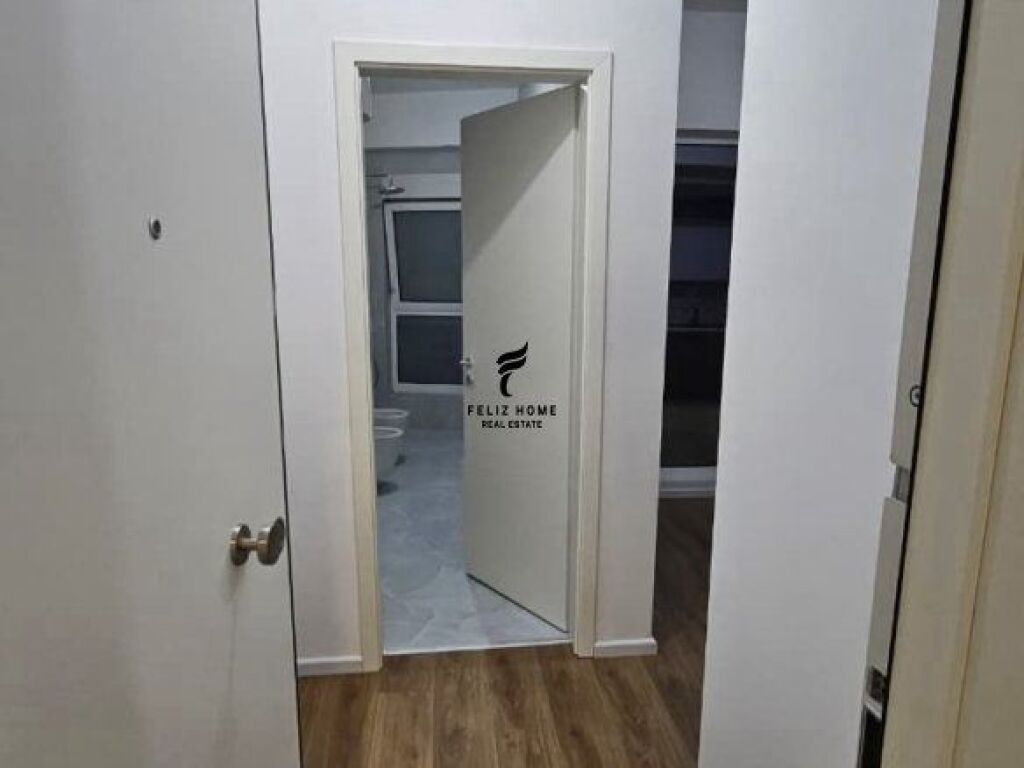 OFFICE FOR RENT 65 M2 ALI DEMI 35,000 LEKE FH-67256