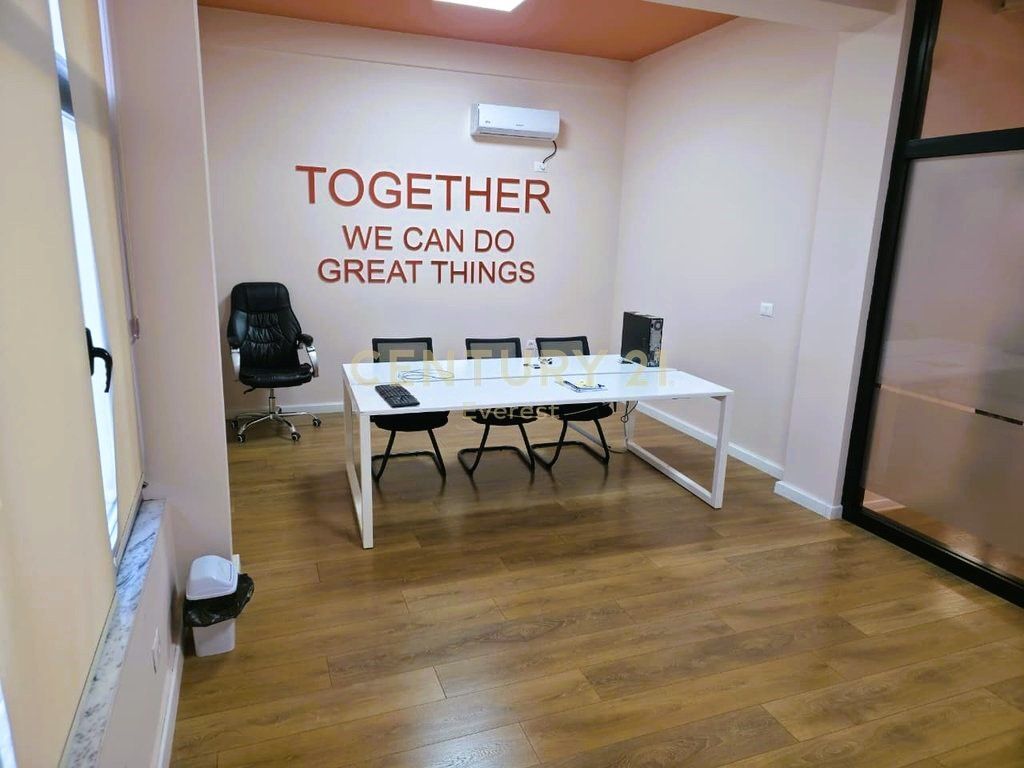 KOMUNA E PARISIT, ZYRE PER QIRA