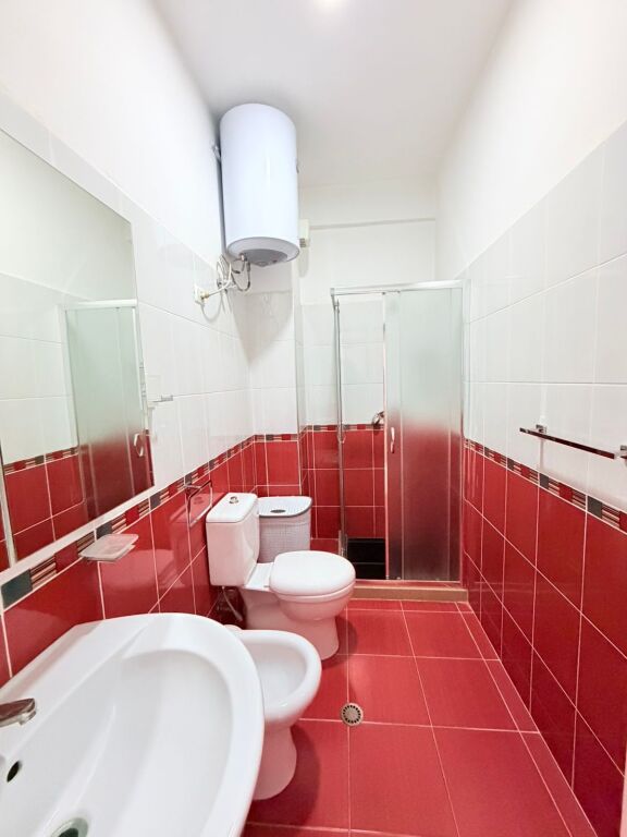 JEPET ME QERA APARTAMENT 1+1 PRANE HOTEL ROYAL PLAZH, DURRES