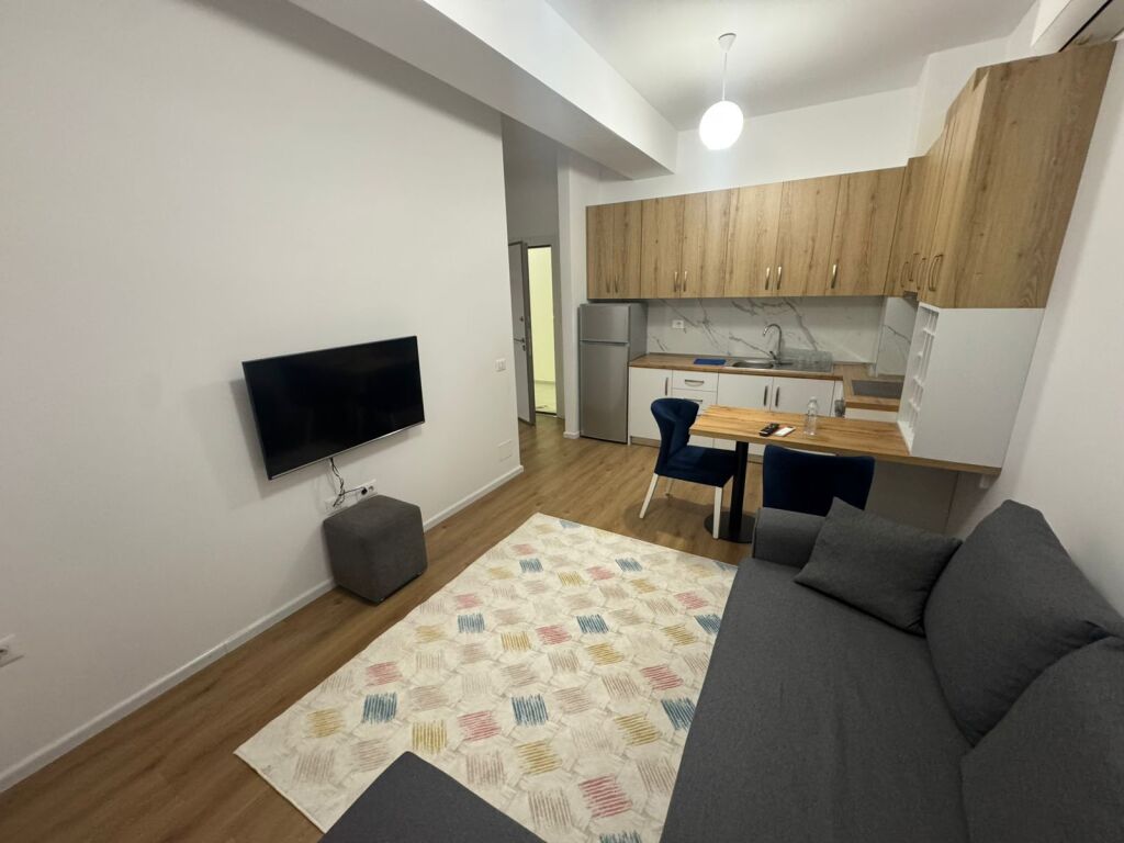 Appartamento 1+1 in affitto  Indirizzo: Complesso Ali Demi Kaimi  5° piano  Arredato  Prezzo 400 mila lek