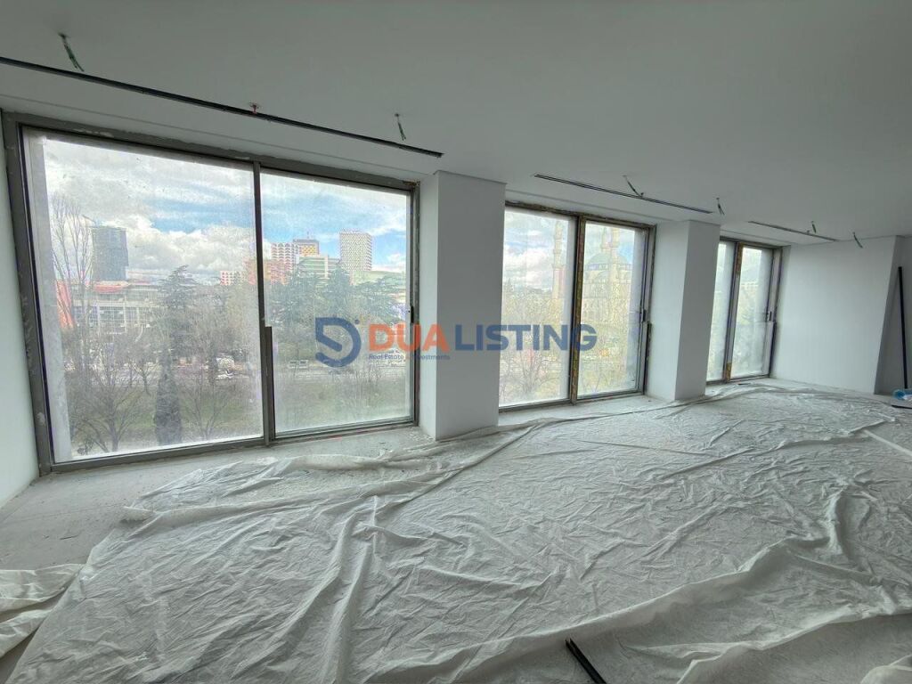 🏢 IN AFFITTO – PIANO ESCLUSIVO PER FLAGSHIP / UFFICIO ELITARIO 📍 Downtown Residence, Tirana