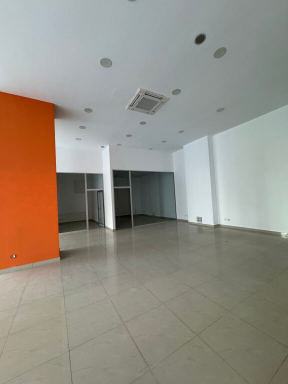 Ambjet per qera open space ne Delijorgj