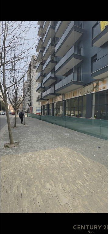 JAPIM ME QIRA AMBIENT KOMERCIAL NE DON BOSKO. 8,500 € /Muaj