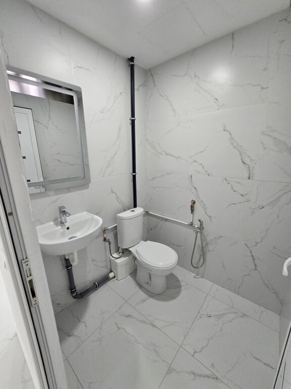 Ambient biznesi, Komuna e Parisit!