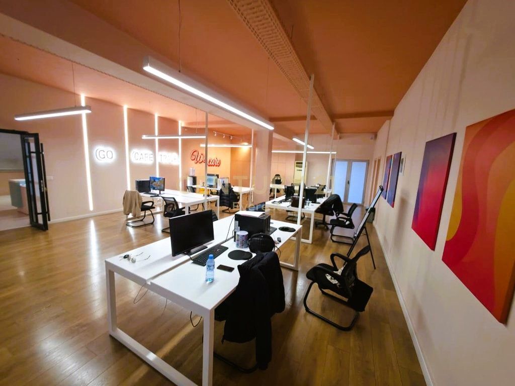 KOMUNA E PARISIT, ZYRE PER QIRA