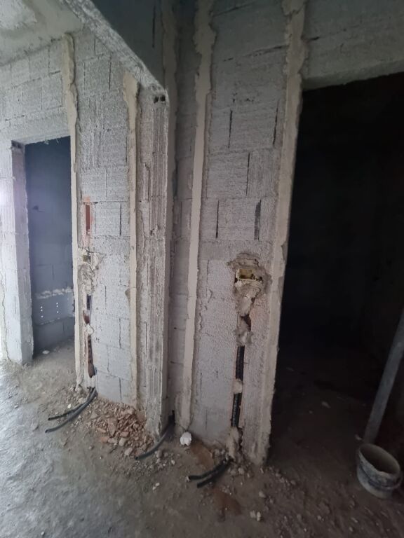 Apartament 2+1, Paskuqan!