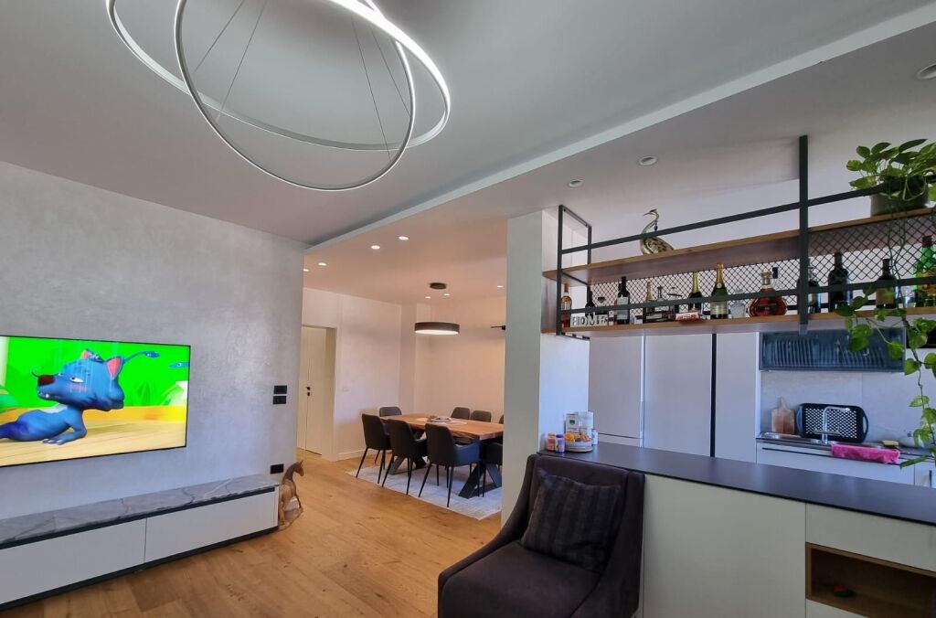 Apartament per shitje 2+1 te Stadiumi Dinamo