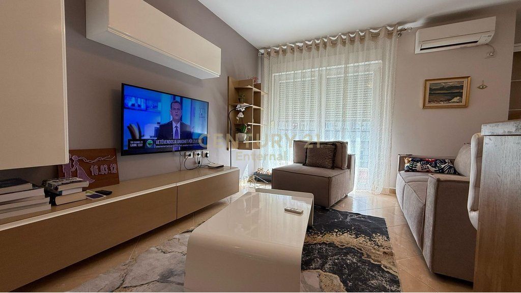 Apartament 2+1 Me Qira Rruga Elbasanit