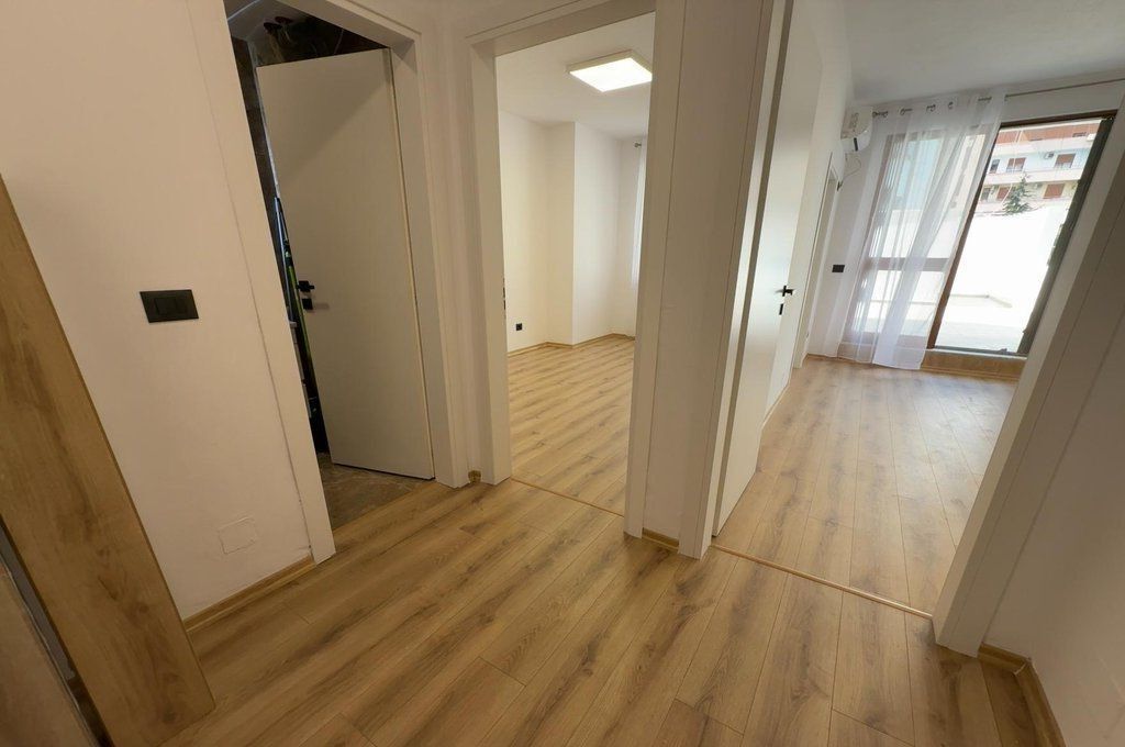 Appartamento 1+1 e veranda in Affitto presso l'ex Esposizione, Tirana