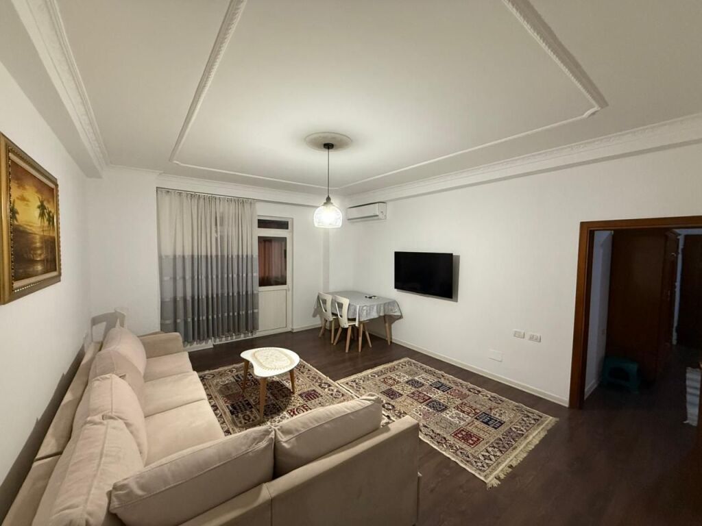 📣 QERA Apartament 2+1 📍 Rruga "Don Bosko" ✨  🏢 Ndertim Ekzistues 🪜 Kati 2 (Pa Ashensor) 📐 Siperfaqe 85 m2 🛋️ I Mobiluar  💶 Cmimi 55.000 Leke/Muaj