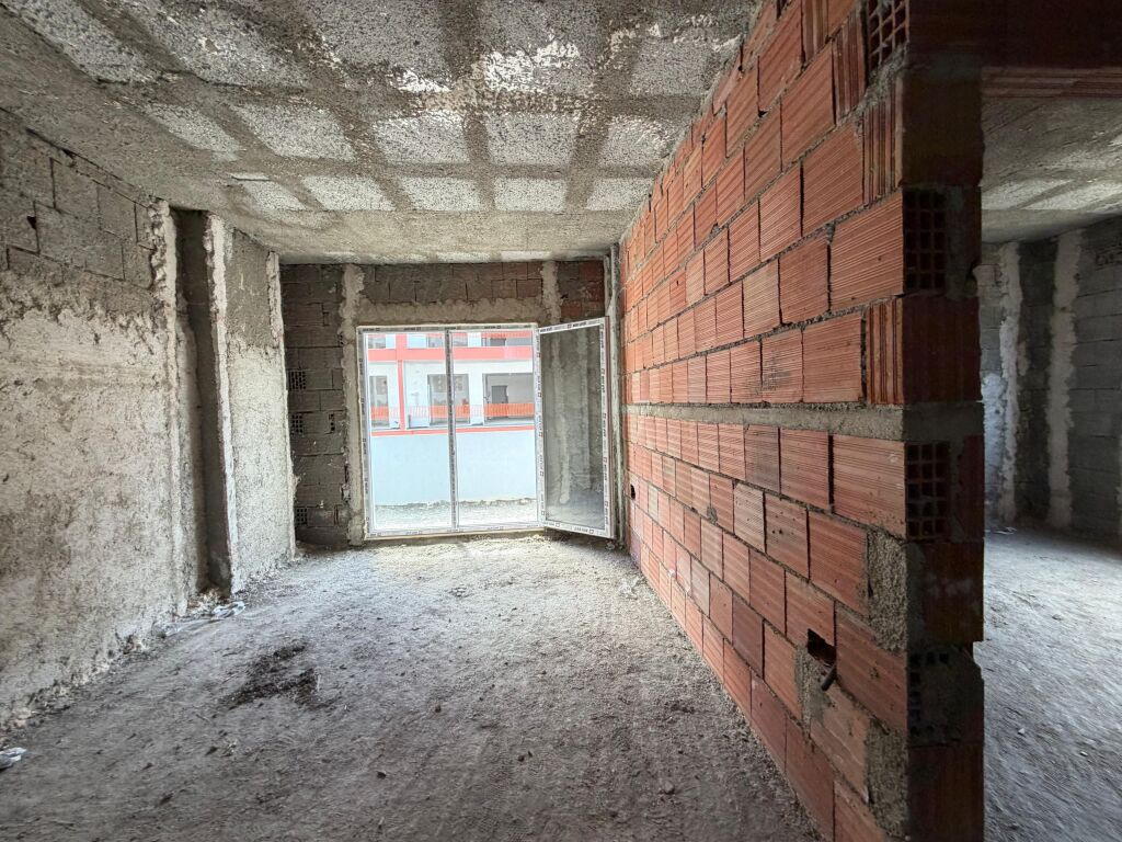 Shitet Apartamenti 1+1 ne Golem