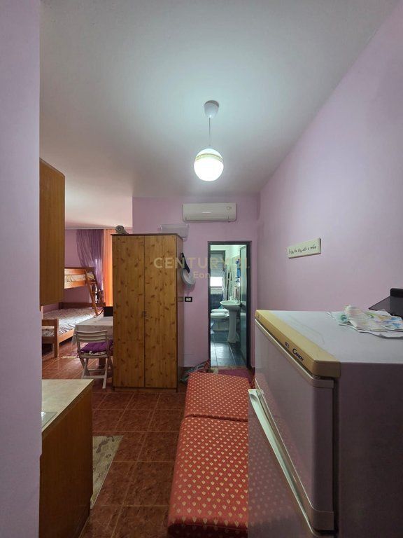 SHITET GAZINO APARTAMENT 50 M LARG DETI, SHKËMBI I KAVAJËS!!