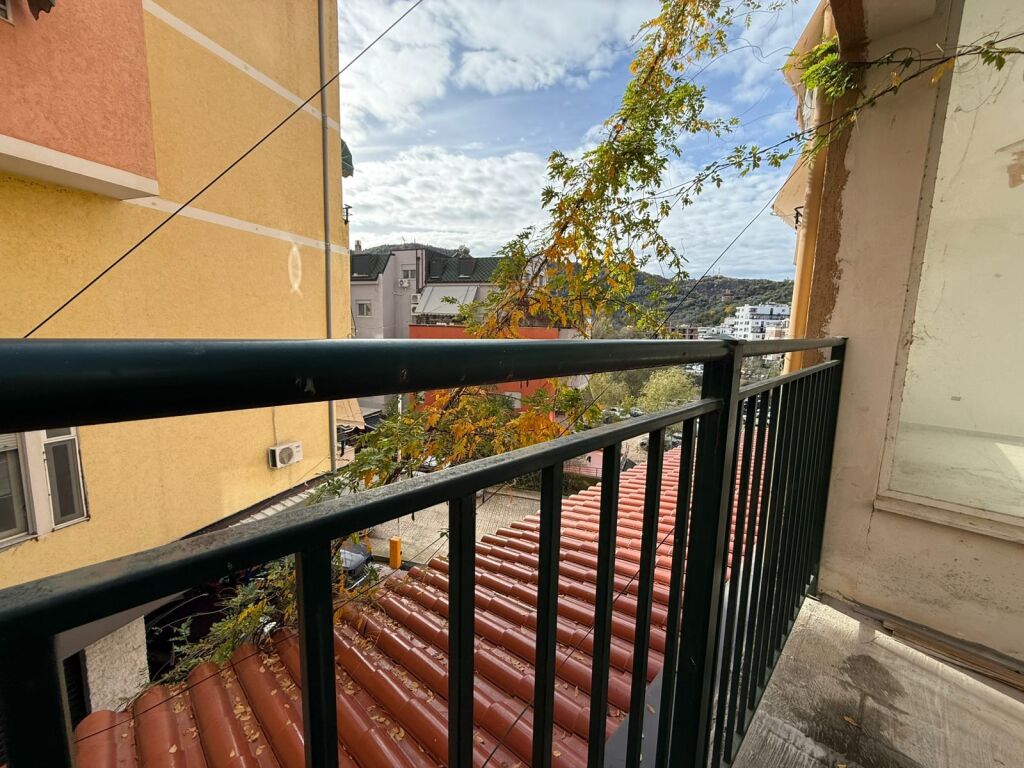 BUSINESS PREMISES FOR SALE DRY LAKE