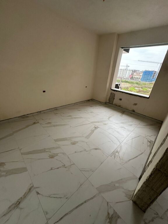 Appartamento 1+1 con posto auto in vendita nella Residenza Sael, Golem Empire67001