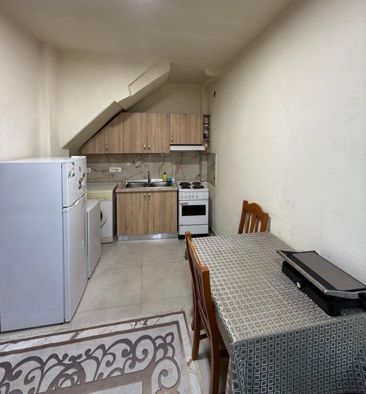 🏡 Jepet me Qira Dupleks 1+1 – Bulevardi Zogu i Parë