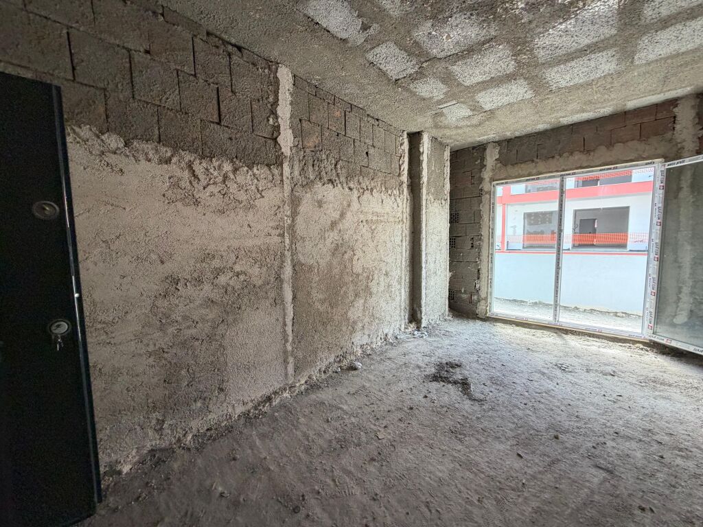 Shitet Apartamenti 1+1 ne Golem