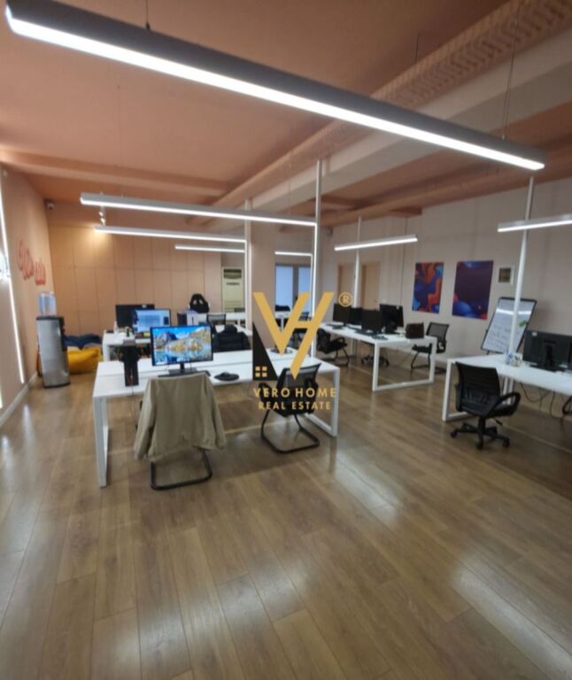 JEPET ZYRE 200 M2 ME QERA NE FARKE 2.000 EURO