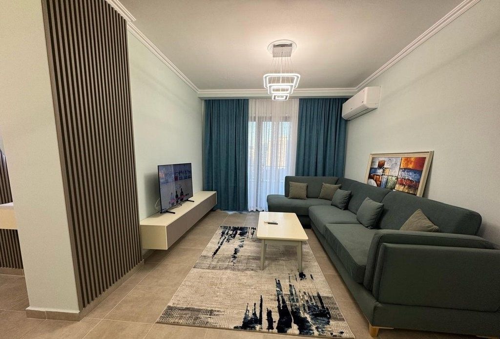 Super Appartamento 2+1+2, vicino alla Stazione dei Treni, all'inizio del Nuovo Boulevard!