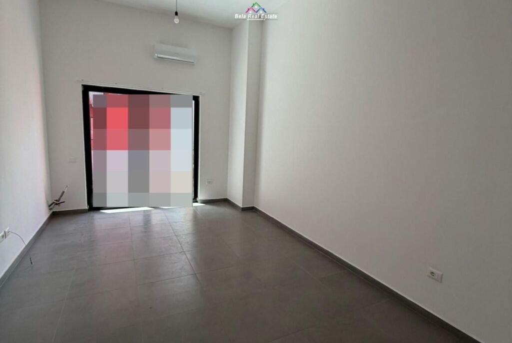 Zyre Me Qera Tek Farmacia 10 (ID BZ2903) Tirane