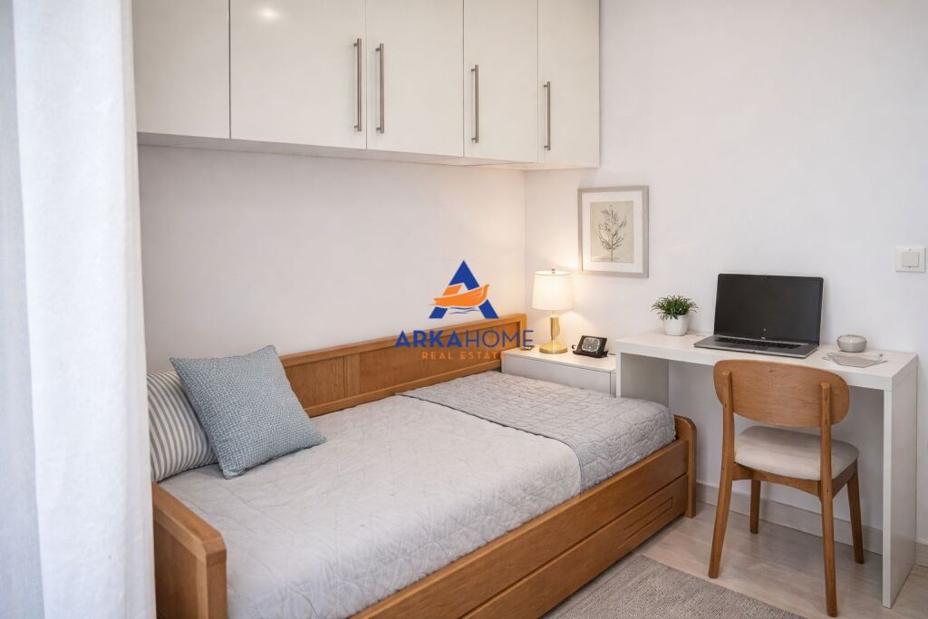 SHITET APARTAMENT 3+1+BALLKON "RRUGA E KAVAJËS (PALLATI KONDOR)" 315000 EURO