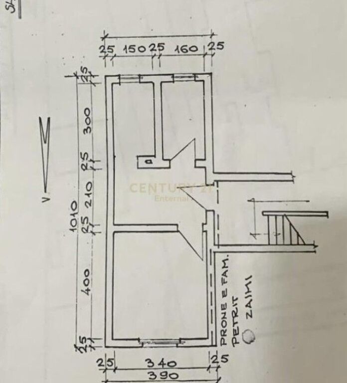 Mercato Cam - Vendesi al piano terra fronte strada con affitto attivo vicino alla Banca d'Albania