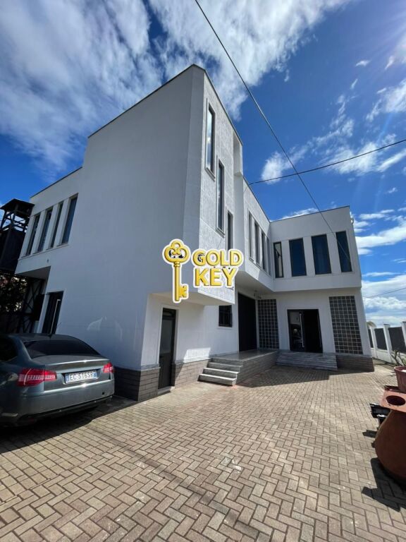 🏡 SHITET GODINË DY KATËSHE SHKOZET DURRES (industrial / biznes / banim )