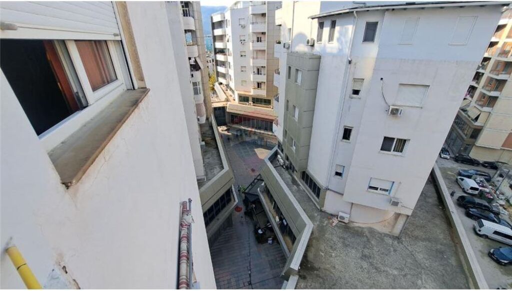 🏡 APARTAMENT 2+1+2 NË SHITJE – BLV. ISMAIL QEMALI, VLORË 🌇