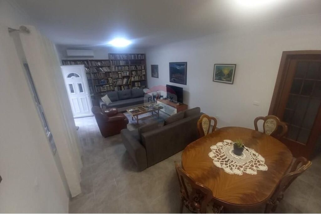 Apartment - For Rent - 9 Floors, Tirana