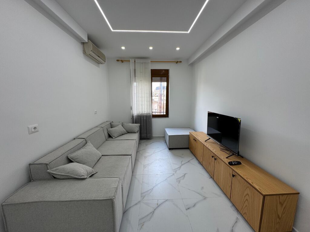 Shitet Apartament 1+1 pallat ekzistues 1+1 qender durres