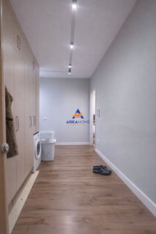 IN VENDITA APPARTAMENTO 2+1+2 BALCONE "KINOSTUDIO, VIA AGIM PRODANI" 200.000 EURO