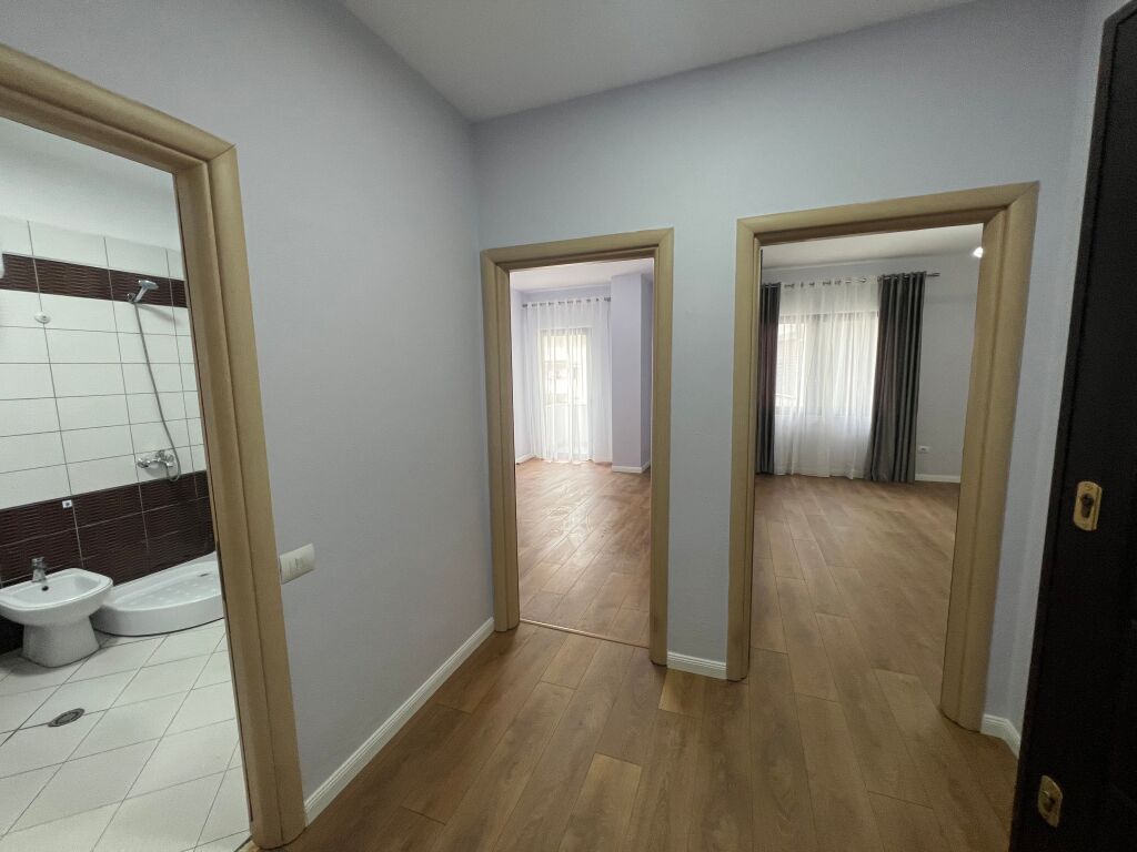 Shitet 1+1, Misto Mame, 1400€/m2, Rr. Kryesore