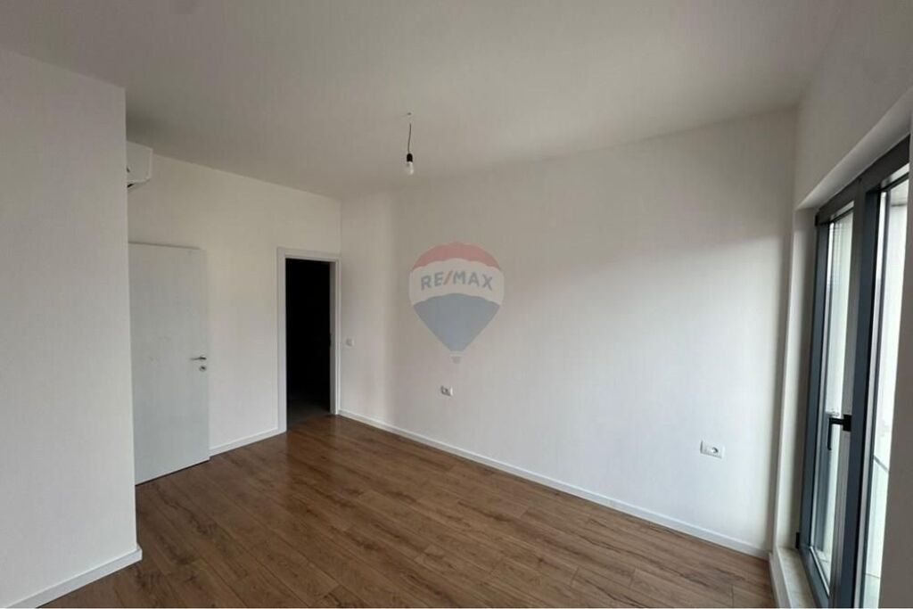 Zyre 103 m2 per qira te Rruga e Barrikadave!