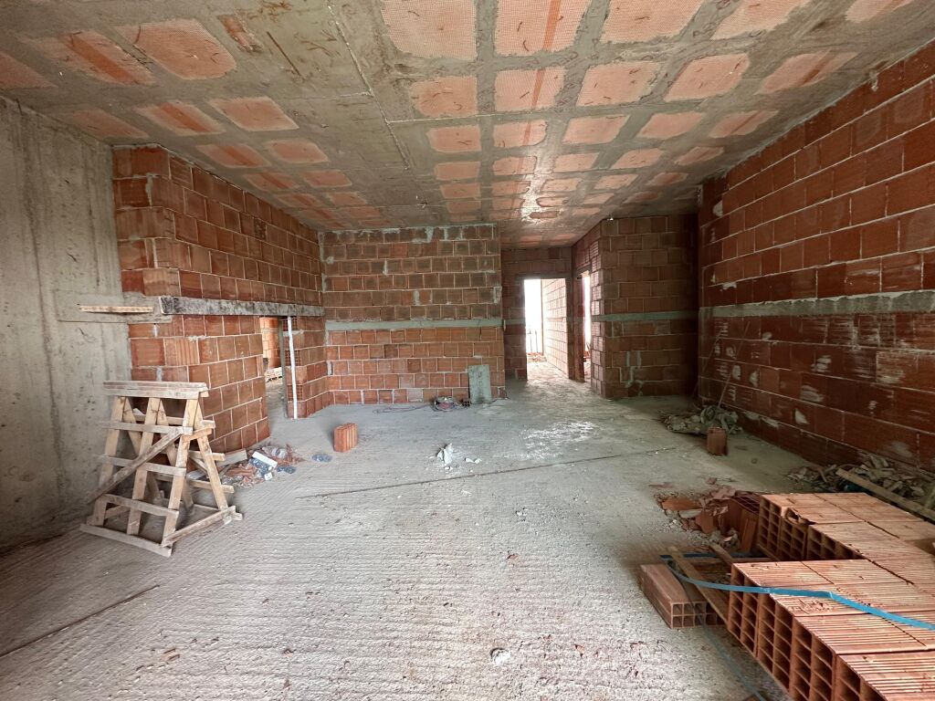 Vendiamo appartamento 2+1 occasione, Via Siri Kodra